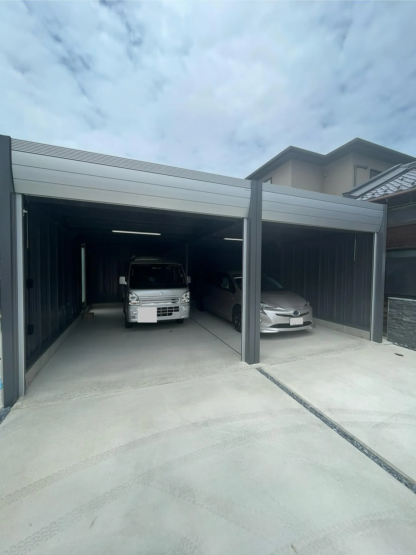 イナバガレージ【アルシア】の施工が無事完了しました✨