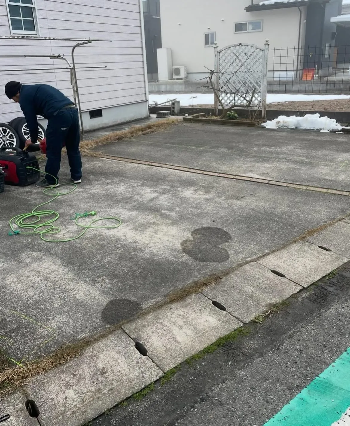 豊岡市内｜変形地でも3台駐車可能なカーポート】