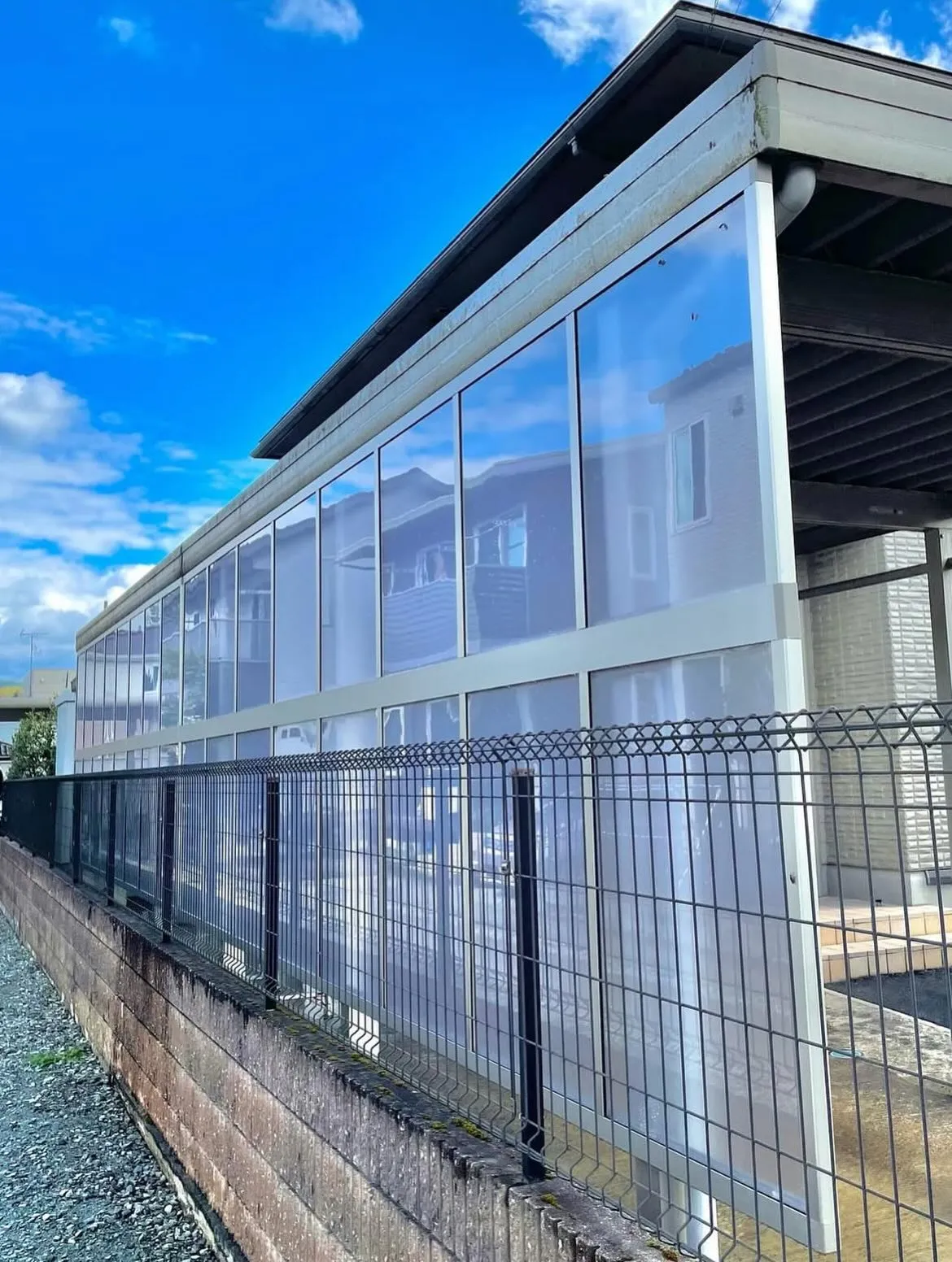 豊岡市｜カーポートにサイドパネルを後付けしました】