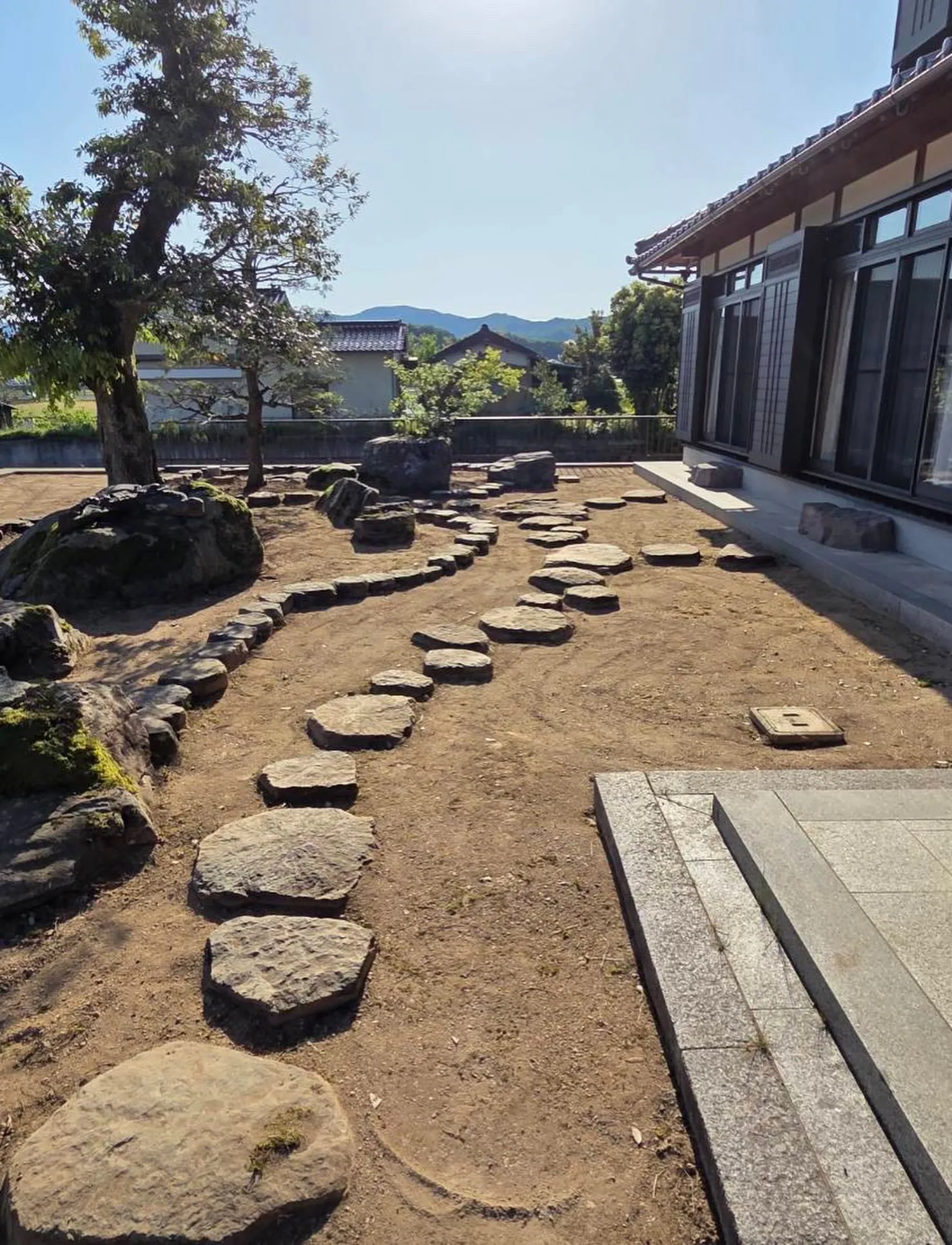 【豊岡市 お庭の雑草対策】